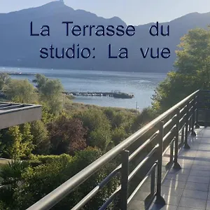 https://petit-studio-dans-villa-bord-de-lac.hotels-rhonealpes.com